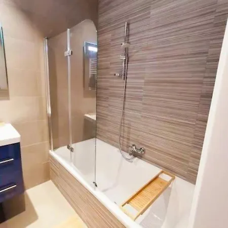 1br W Terrace&parking Spaces Apartman *